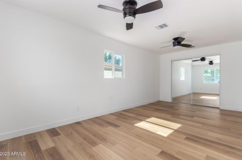 2544 Clarendon Ave, Phoenix AZ 85033-4124 exterior