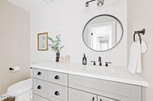 4225 34th Pl, Phoenix AZ  85018-4737 exterior