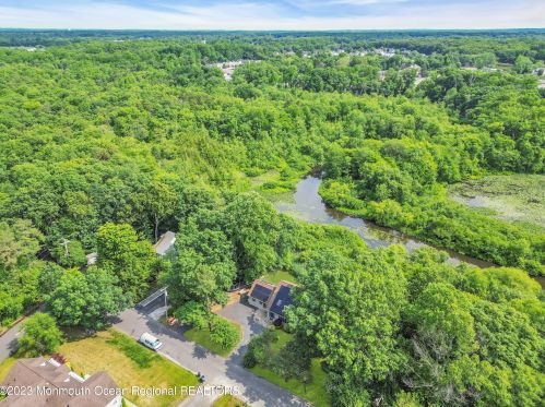 52 Lakeview Dr, Jackson Twp NJ 08527-2704 exterior