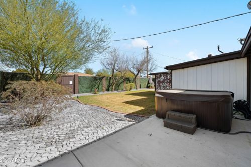 2152 Clarendon Ave, Phoenix AZ 85033-4120 exterior