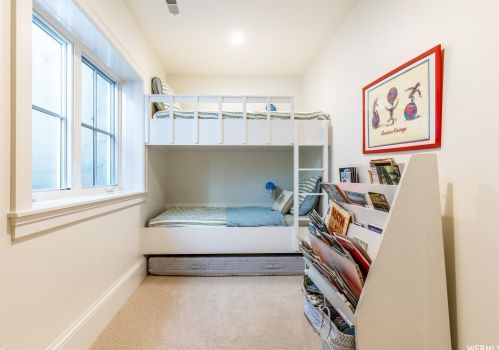 1918 Siesta Dr, Sandy UT 84093-6139 exterior