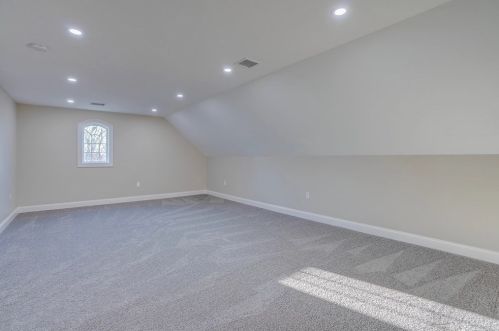 1 Dogwood Ln, North Reading MA 01864-1925 exterior