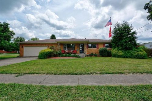 5300 Winslow Dr, Louisville KY  40272-4345 exterior