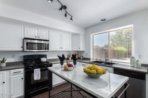 20910 37th Pl, Phoenix AZ  85050-4863 exterior