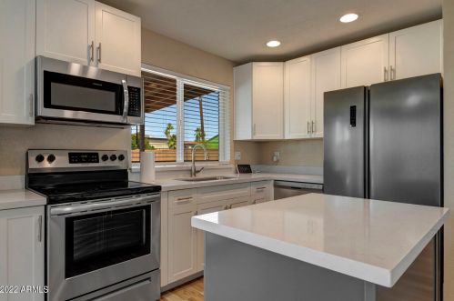 17822 18 Dr, Phoenix AZ 85023-2358 exterior