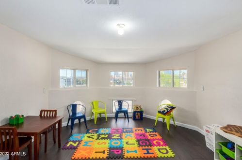 819 3rd Ave, Phoenix AZ 85023-6204 exterior