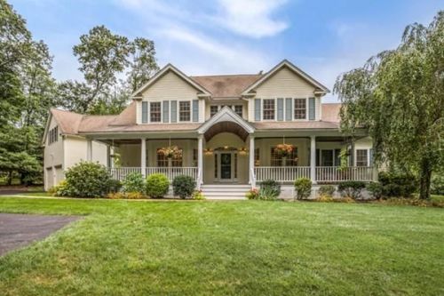 5 Andrew Dr, Acton, MA 01720-2900