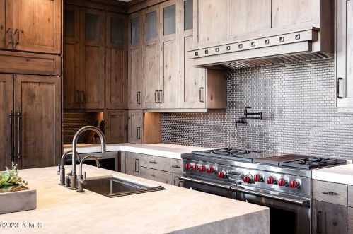 8449 Silver Crk Rd, Park City UT exterior