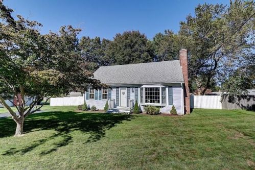 70 Linden Rd, Seekonk MA  02771-3506 exterior