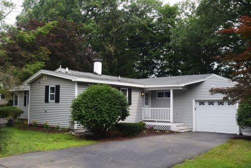 102 Lakeside Dr, Shrewsbury, MA 01545-4545
