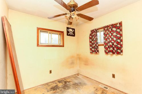 352 Mantua Ave, West Deptford NJ 08066-1277 exterior