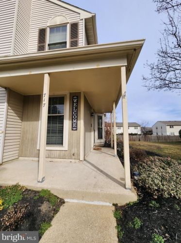 717 Garrison Ct, West Deptford, NJ 08051-2033