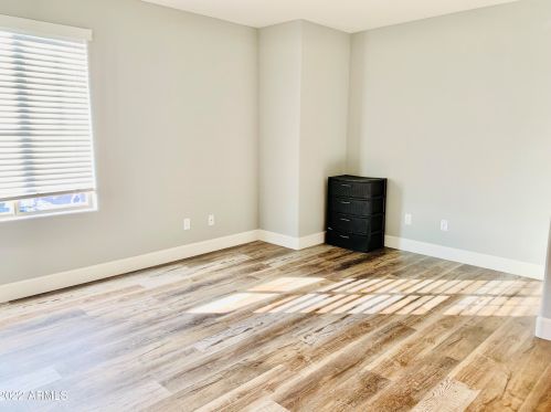 2837 73 Dr, Phoenix AZ 85043-7231 exterior