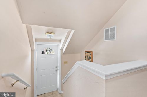 48 Newton Ave, West Deptford NJ 08096-4610 exterior