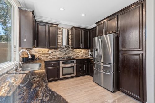 2 Bayfield, Irvine CA  92614-7907 exterior