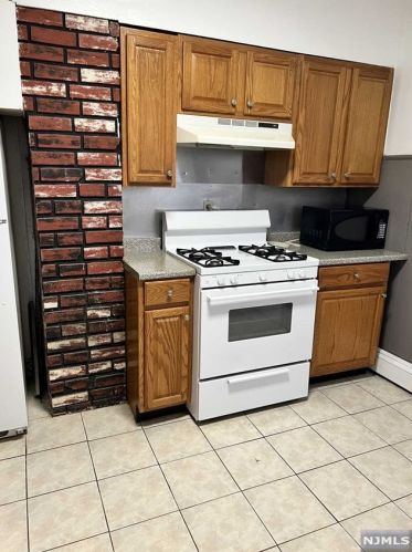 659 Elm St, Kearny NJ  07032-3716 exterior