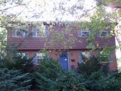 53 Maplewood Ave, Newton, MA 02459-2527