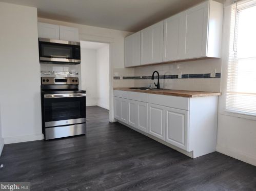 437 Broad St, West Deptford NJ  08066-1086 exterior