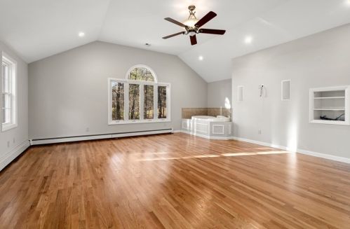 901 Randolph Ave, Milton MA 02186-3404 exterior