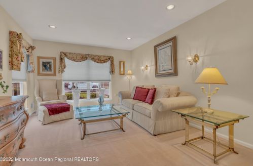 11 Charles Ct, Tinton Falls NJ 07712-7941 exterior