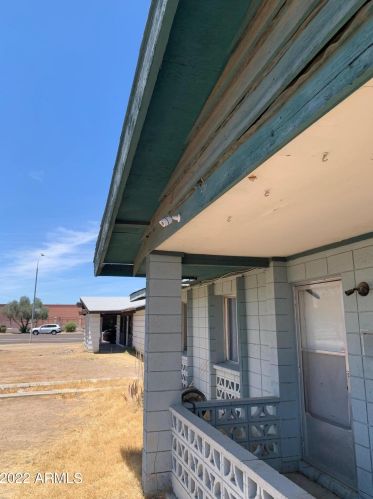 8230 Amelia Ave, Phoenix, AZ 85033-3406