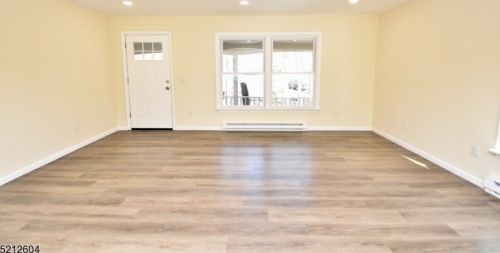 8 Evergreen Rd, Wantage NJ  exterior