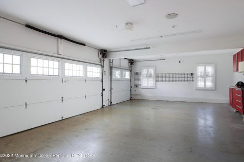 21 Vista Dr, Little Silver NJ  07739-1611 exterior