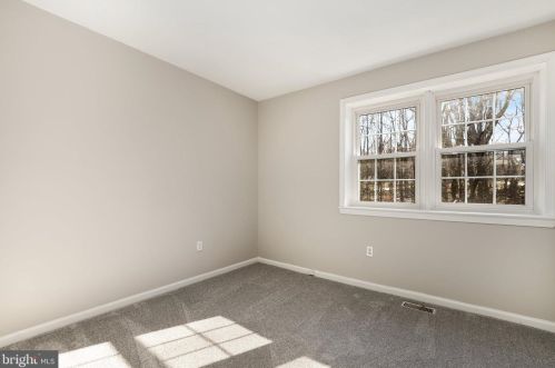 9005 Queen Maria Ct, Columbia MD 21045-2405 exterior