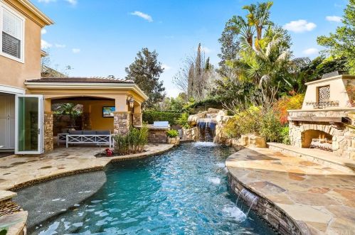 17 Buellton, Irvine CA 92602-2032 exterior