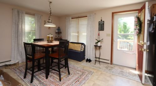 298 St, East Bridgewater MA 02333-1810 exterior