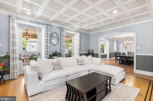 6666 Lincoln Dr, Philadelphia, PA 19119-3118