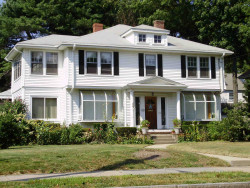 851 Watertown St, Newton, MA 02465-2141