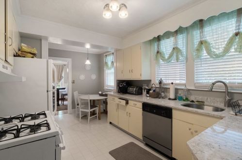 119 Washington St, Newton MA 02458-2250 exterior