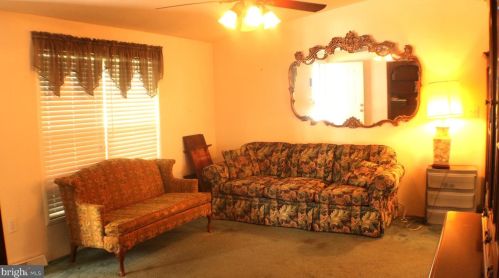 271 Tony Cir, West Deptford, NJ 08051-1948