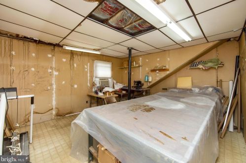 27 Rygate Ave, West Deptford NJ 08096-4218 exterior