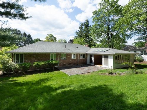 103 Rosalie Rd, Newton, MA 02459-3129