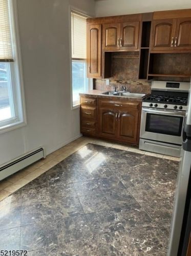 92 Greylock Ave, Belleville NJ  07109-3326 exterior