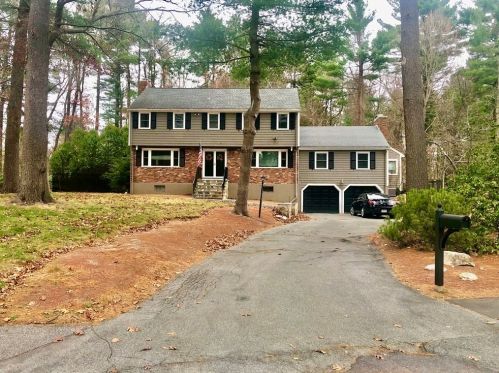 5 Heritage Ln, Lynnfield MA  01940-2552 exterior