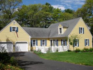 11 Friendship Ln, Bourne, MA 02532-4249