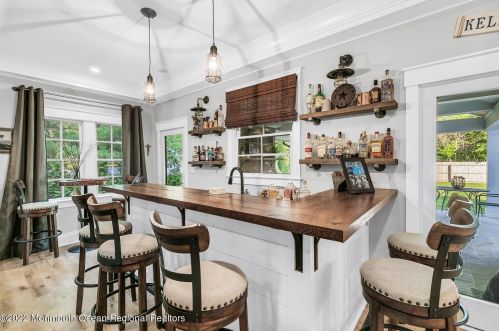 61 Winding Way, Little Silver NJ 07739-1720 exterior