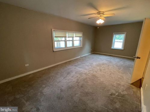 344 Beacon Ave, West Deptford NJ 08066-1210 exterior