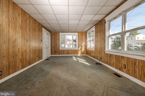 1352 Burkett Ave, West Deptford NJ 08093-1915 exterior