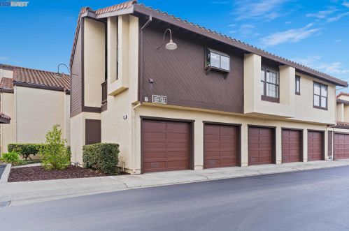 14023 Seagate Dr, San Leandro, CA 94577-6409