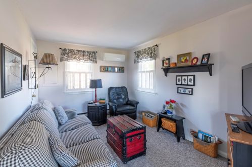 1239 Main St, Chatham MA 02633-2422 exterior