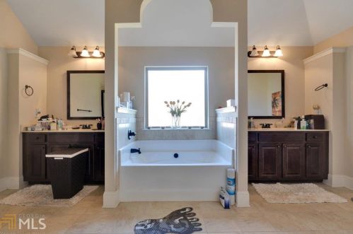 176 Way Point Dr, Stockbridge GA 30281-4050 exterior