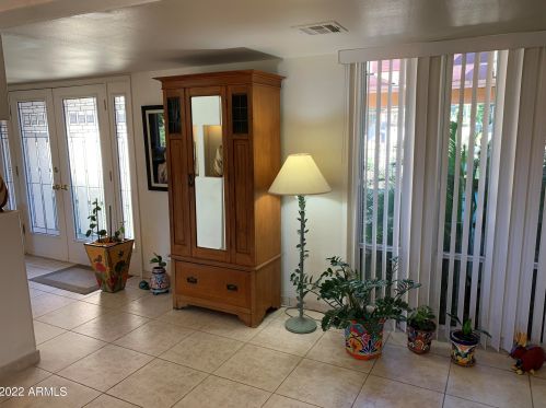 14052 Canterbury Dr, Phoenix AZ 85023-6211 exterior