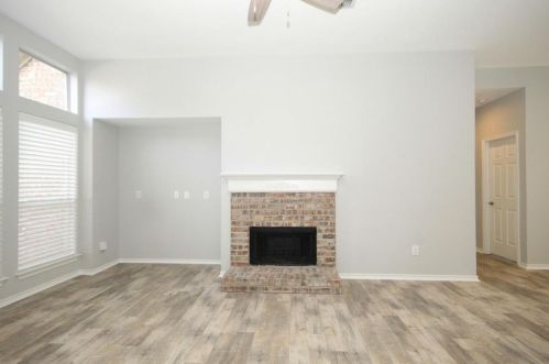 8220 Mura Dr, Plano TX 75025-4051 exterior