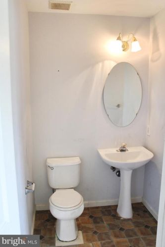 48 Coachlight Dr, Erial NJ 08081-5609 exterior