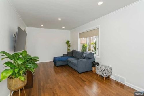 50 Merritt Ave, Cresskill NJ  07626-2420 exterior