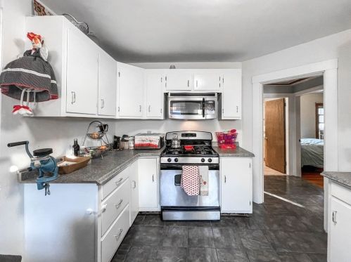 11 Cannell Pl, Everett MA 02149-4629 exterior